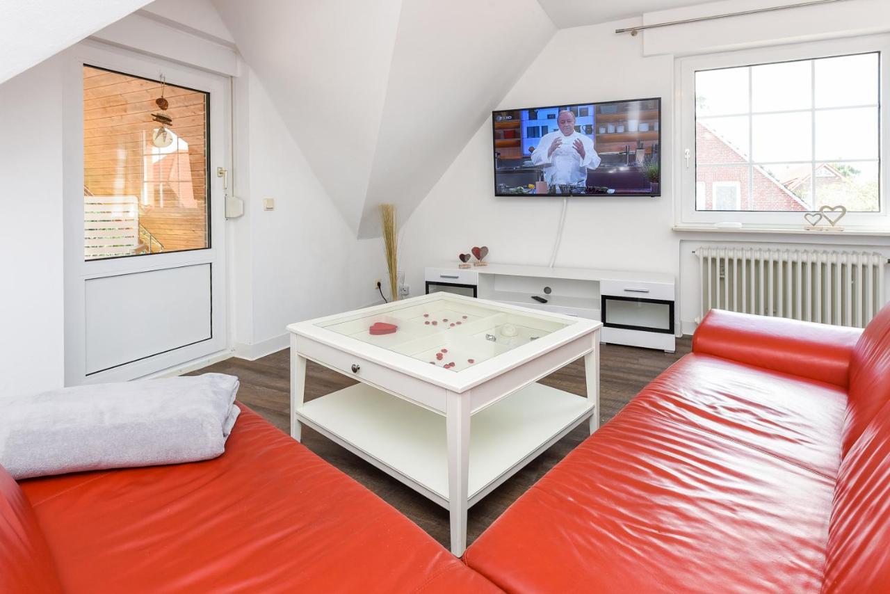 Ferienwohnungen Im Haus Ankerplatz Esens Bagian luar foto