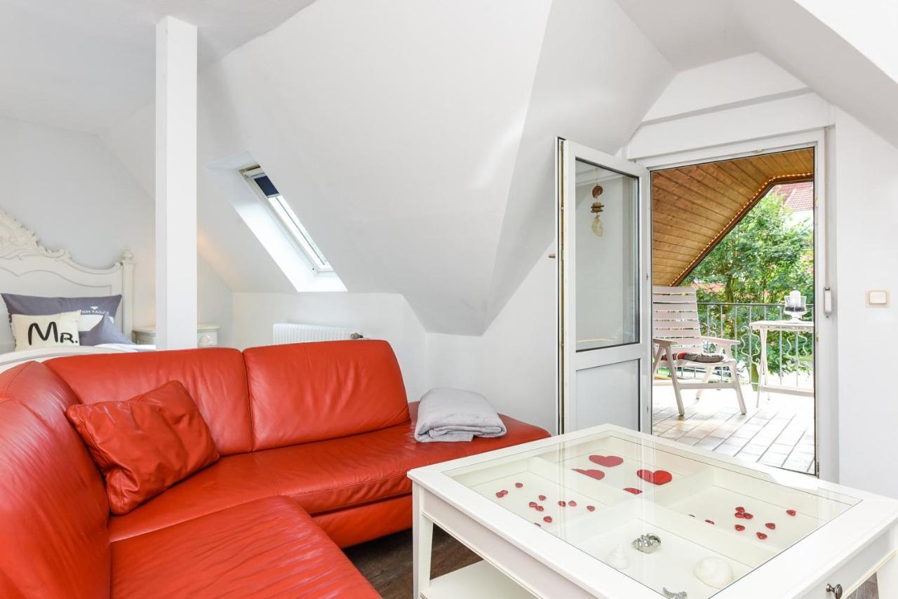 Ferienwohnungen Im Haus Ankerplatz Esens Bagian luar foto